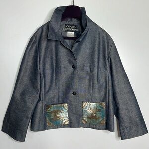 Chanel Sz 42 Denim Cotton Beaded Patch Pocket Elastic Back Logo Button Jacket